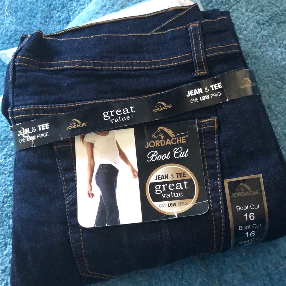 Jordache Boot Cut Jean & Tea